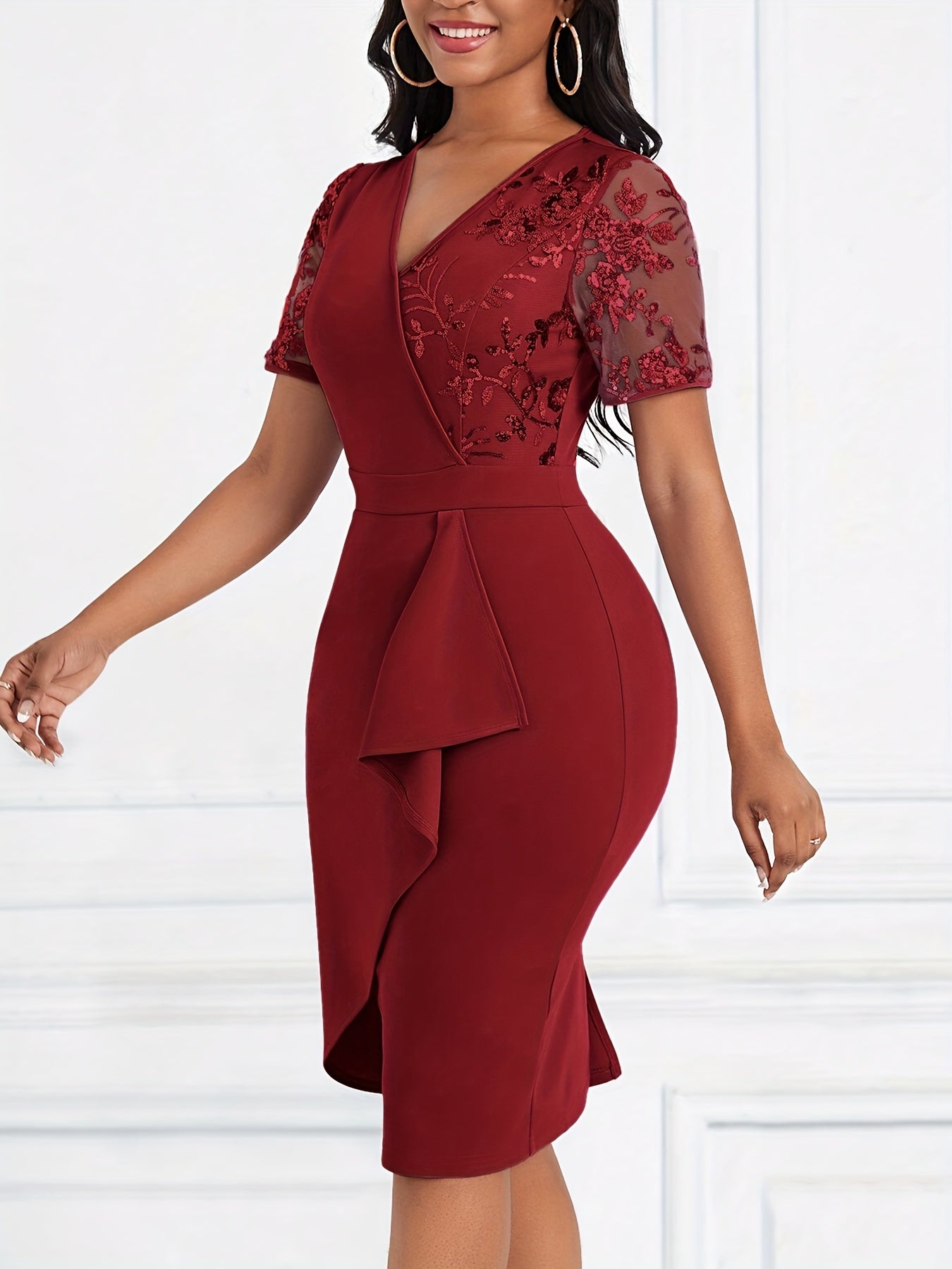 Women'S Elegant Black V-Neck Bodycon Dress with Floral Lace Detail - Short Sleeve, Ruched Waist, Stretch Polyester for All Seasons, Formal Evening Wear | Vneck Dress | Glossy Textur
